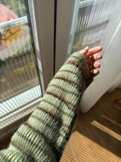 İki Renk Düğmeli Kazak