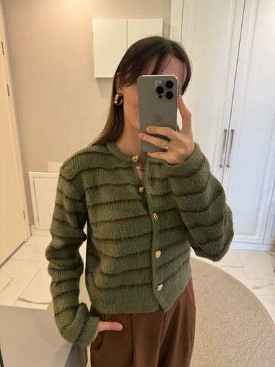 İki Renk Düğmeli Kazak