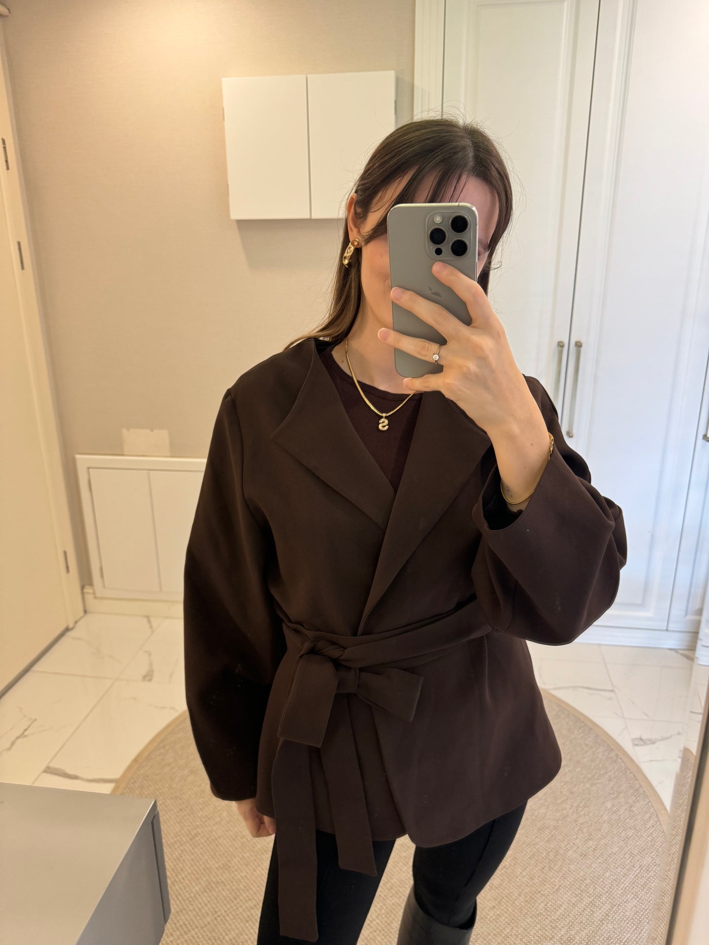 BAĞLAMA VE YAKAY DETAYLI CEKET