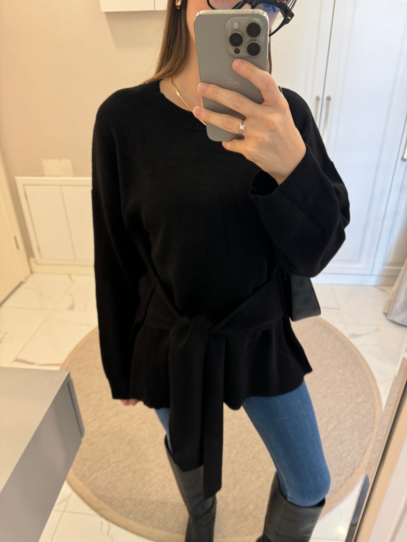 BELDEN BAĞLAMALI SİYAH KAZAK