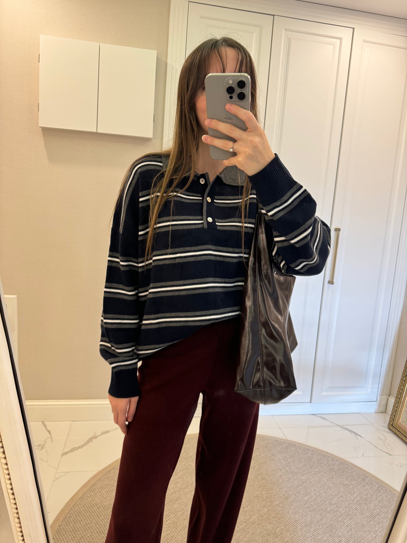 Çizgili Yakalı Kazak