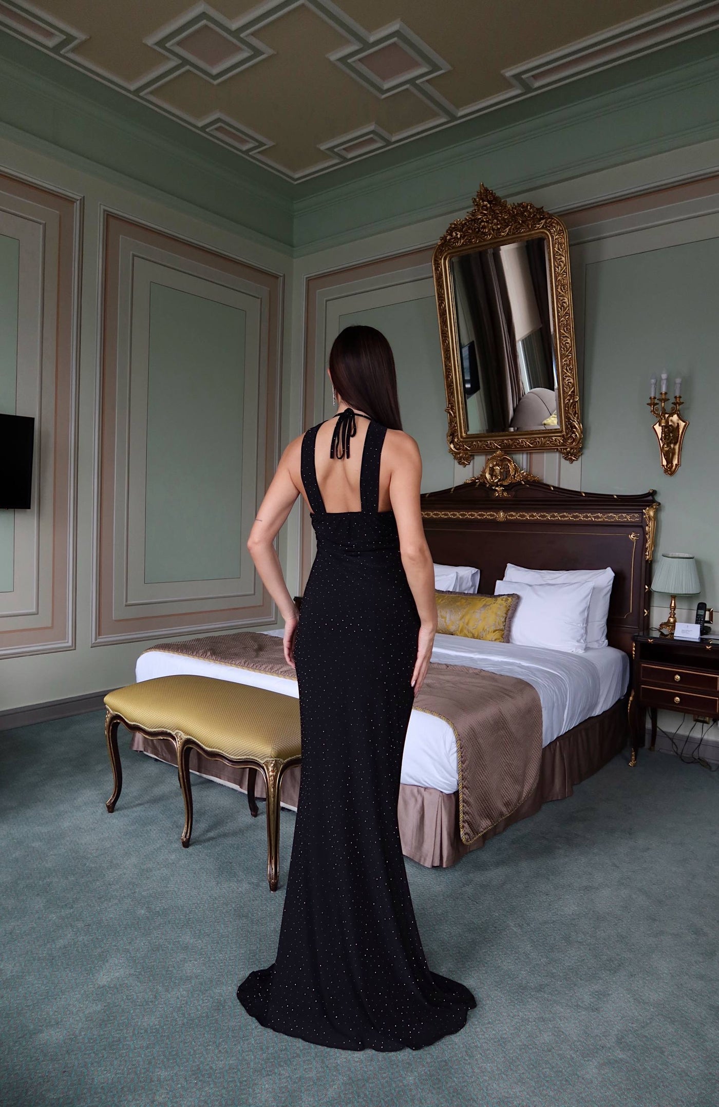 Işıltılı Davet Elbisesi